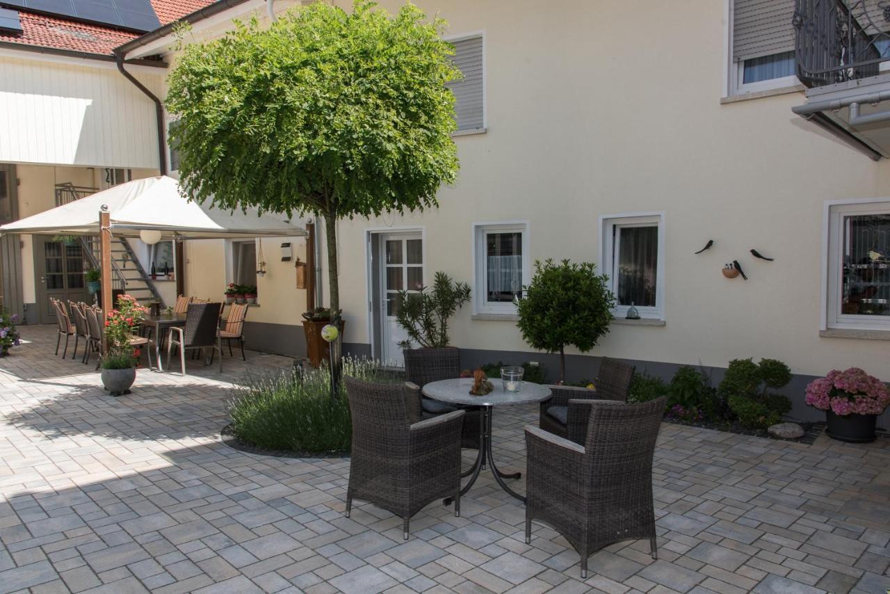 Gaestehaus Schmitt Appenheim Exterior foto