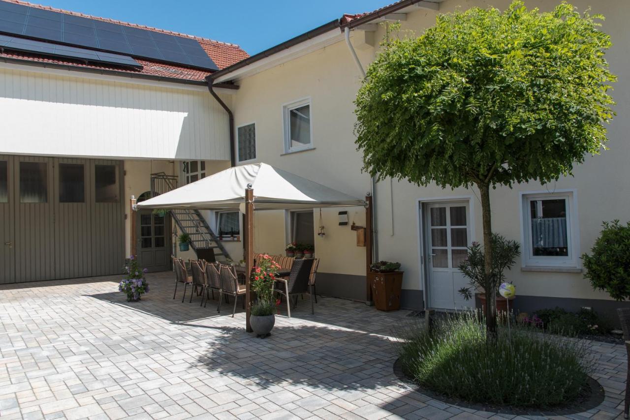 Gaestehaus Schmitt Appenheim Exterior foto